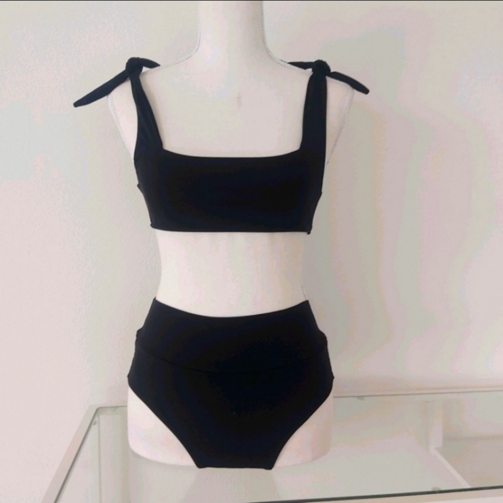 Frankie's Bikini